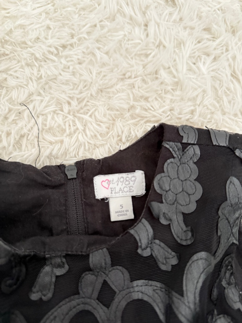 Children’s Place Black Mesh Floral Dress Size 5 Girls - Picture 2 of 4